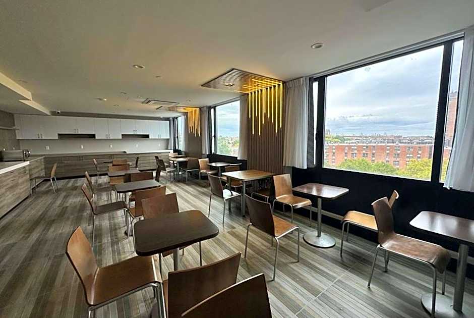 Days Inn by Wyndham Brooklyn Eastern Parkway