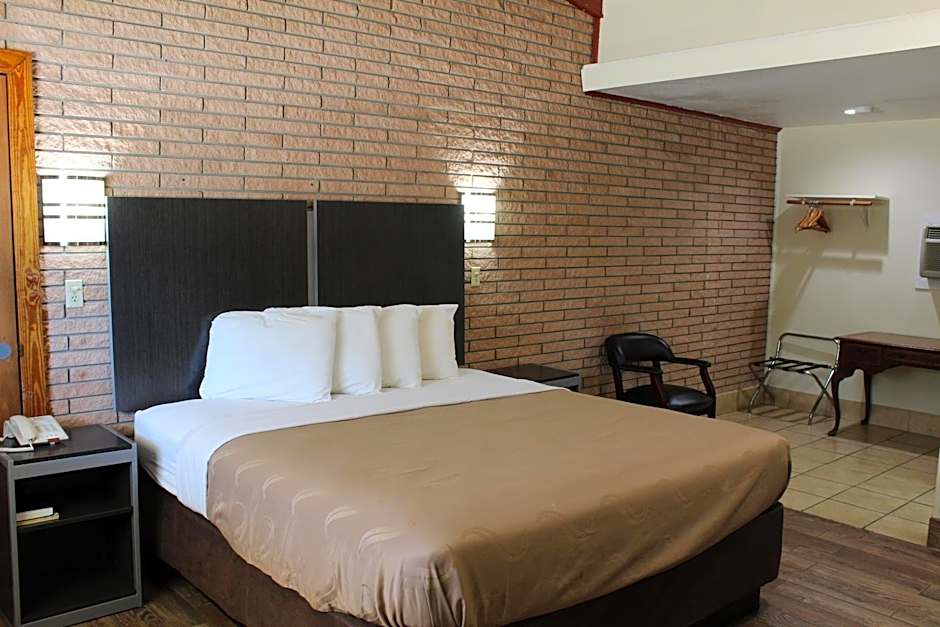 Evergreen Inn and R.V.