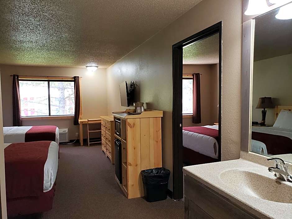 Woodside Dells Hotel & Suites