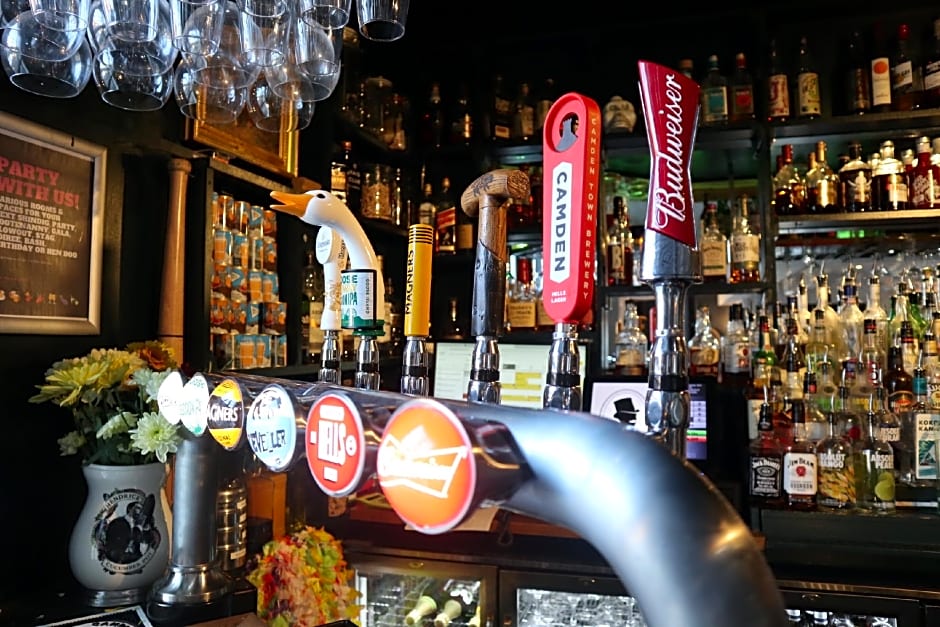 The Albert Hotel