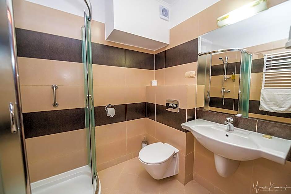 Karpacki & SPA - blisko wyciągu, Restauracja, Sala Zabaw, Bar 24h