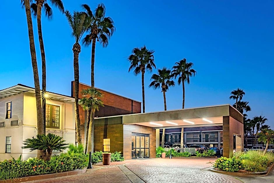 La Quinta Inn & Suites by Wyndham Laredo
