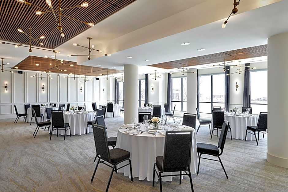 Courtyard by Marriott Calgary South