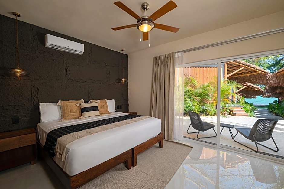 Casa Aakal Lagoon Front