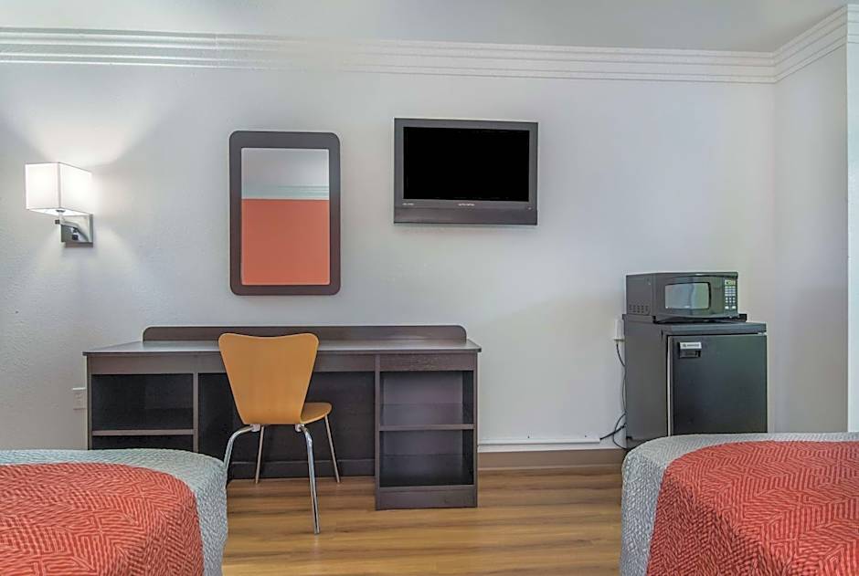 Motel 6-Marshall, TX