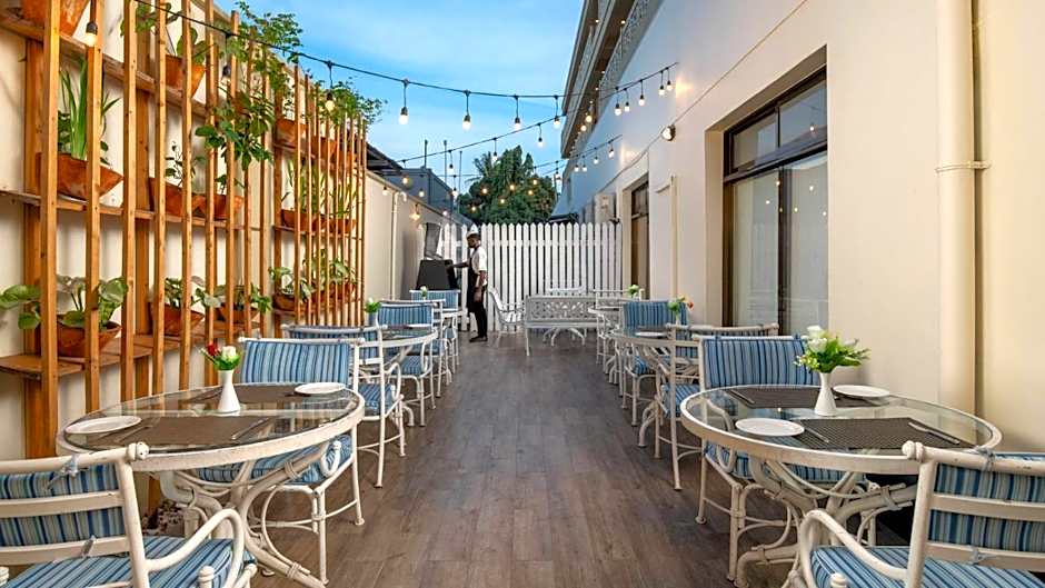 Peninsula Hotel Dar Es Salaam