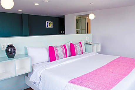 Superior King Suite