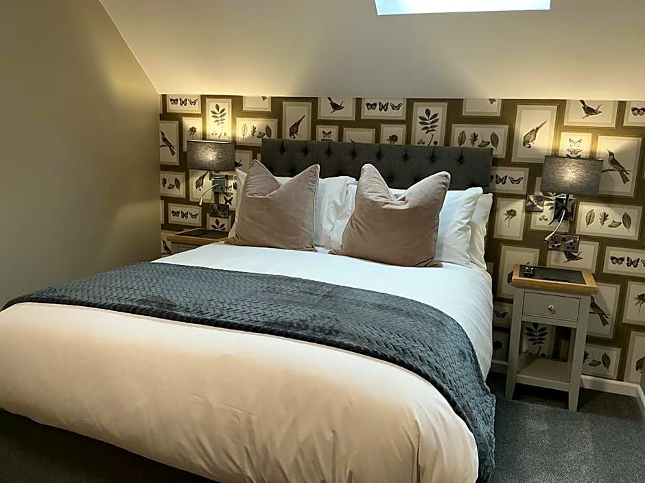 Chequers Lodge- Dalton-in- Furness- Self check in- for professionals and tourists