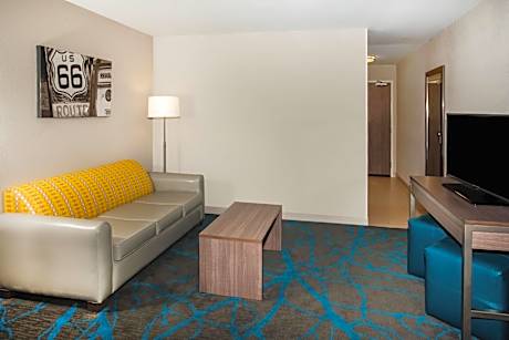 Feature Suite - Non-Smoking