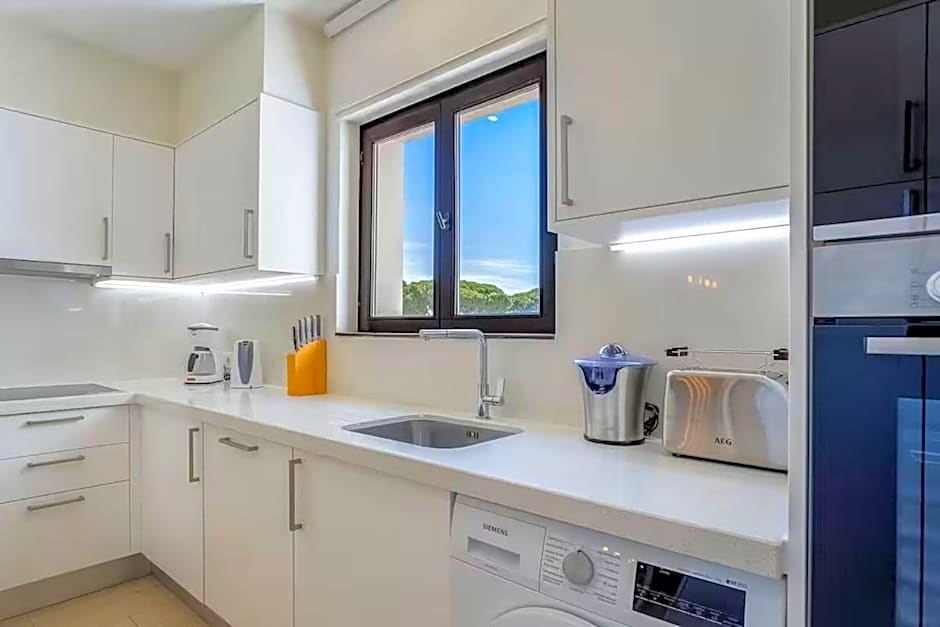 Pine Cliffs Village & Golf Suites