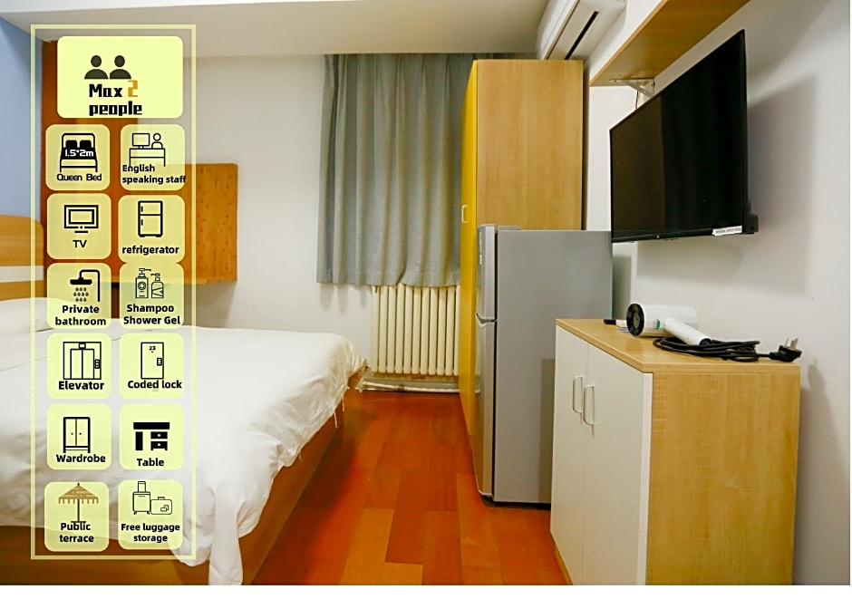 Xi'An Busy Hotel Bell Tower City Wall