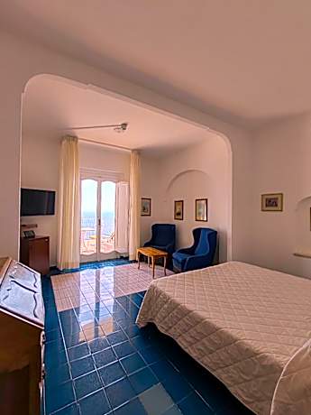 standard double or twin room with balcony sea view