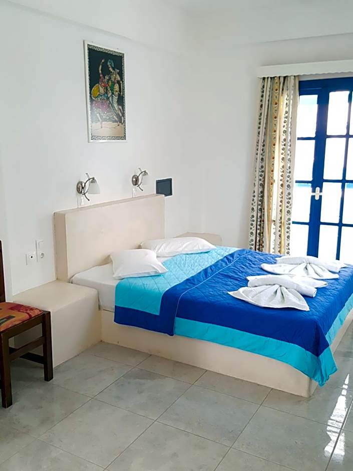 Roula Villa Studios & Apartments