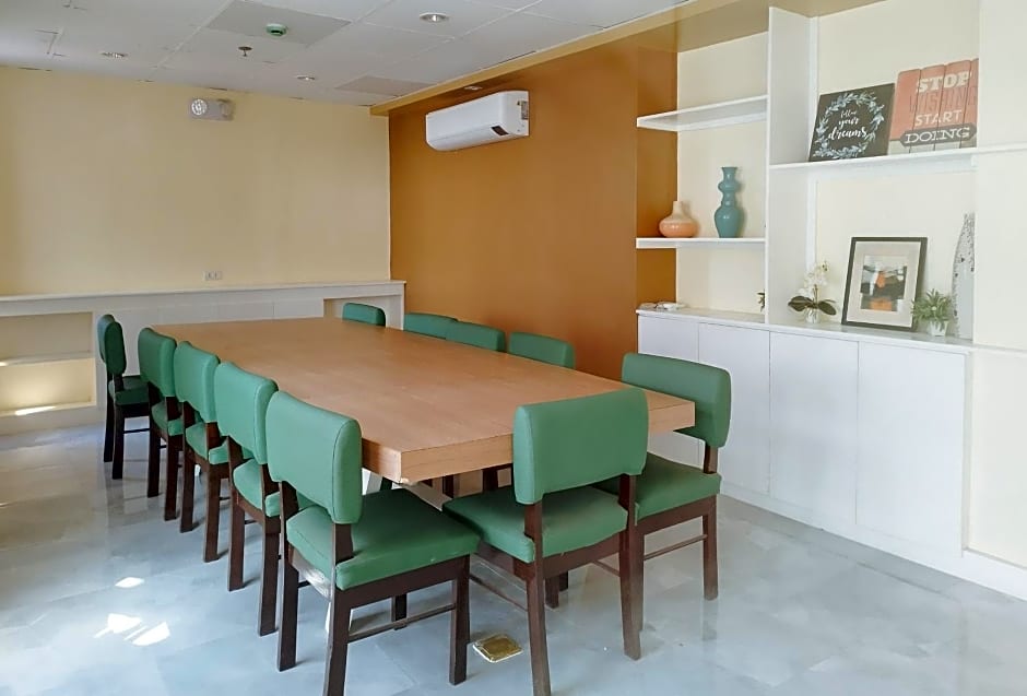 RedDoorz @ Benelio Suites Pavia Iloilo