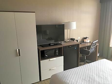 Queen Room - Disability Access