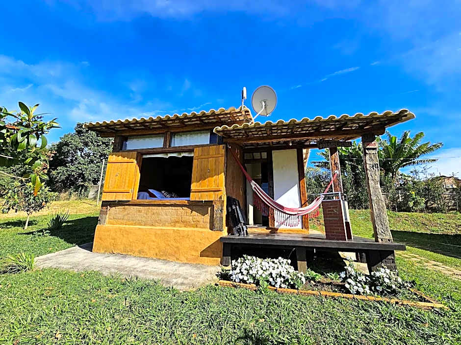 Chalés Vila Carrancas - Ao lado do centro com piscina, cozinha completa e muita tranquilidade