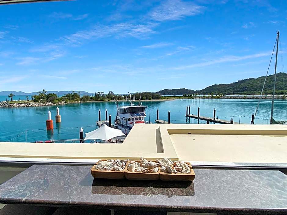 Blue on Blue Superior Studio Room 1271