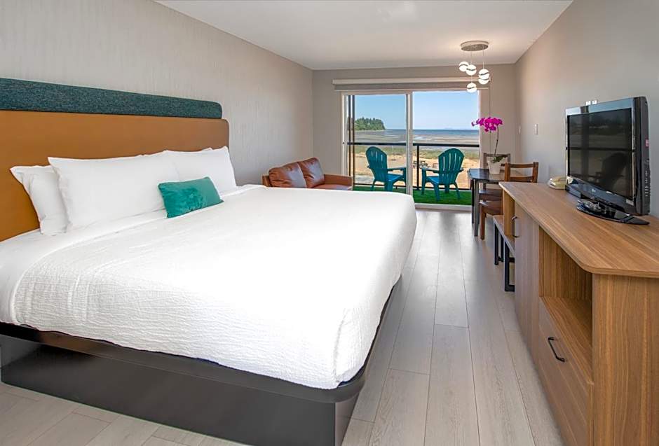 Sea Edge Beachside Hotel