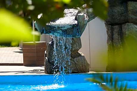 Apartment in Sunny beach, Complex Sun Village, 80 qm, 2 bedrooms & living room near to the beach, SWIMMING POOL, garden