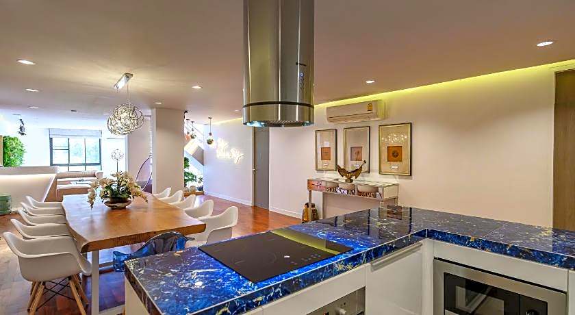 Benviar Tonson Residence