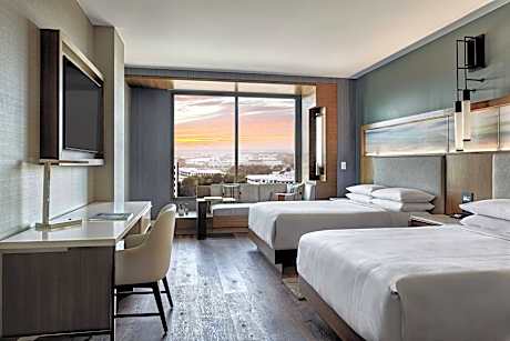 Room, 2 Queen Beds (Mobility Accessible, Tub)