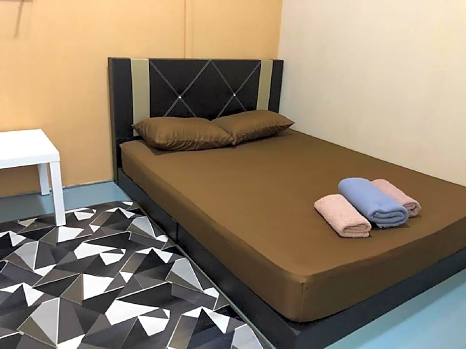 NY TROPICAL BACKPACKERS