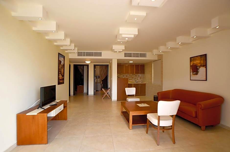 Public Security Hotel & Chalets