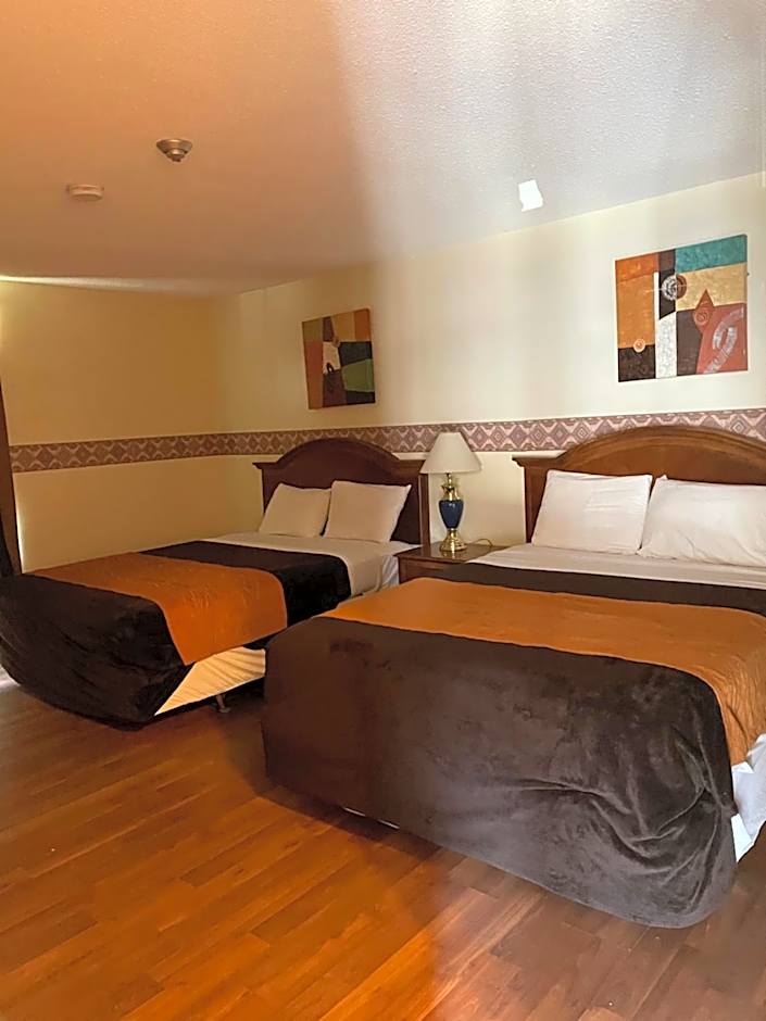 Scottish Inn Near the Falls and Casino