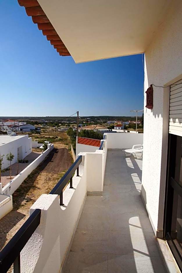 Apartamentos e Quartos Atalaia