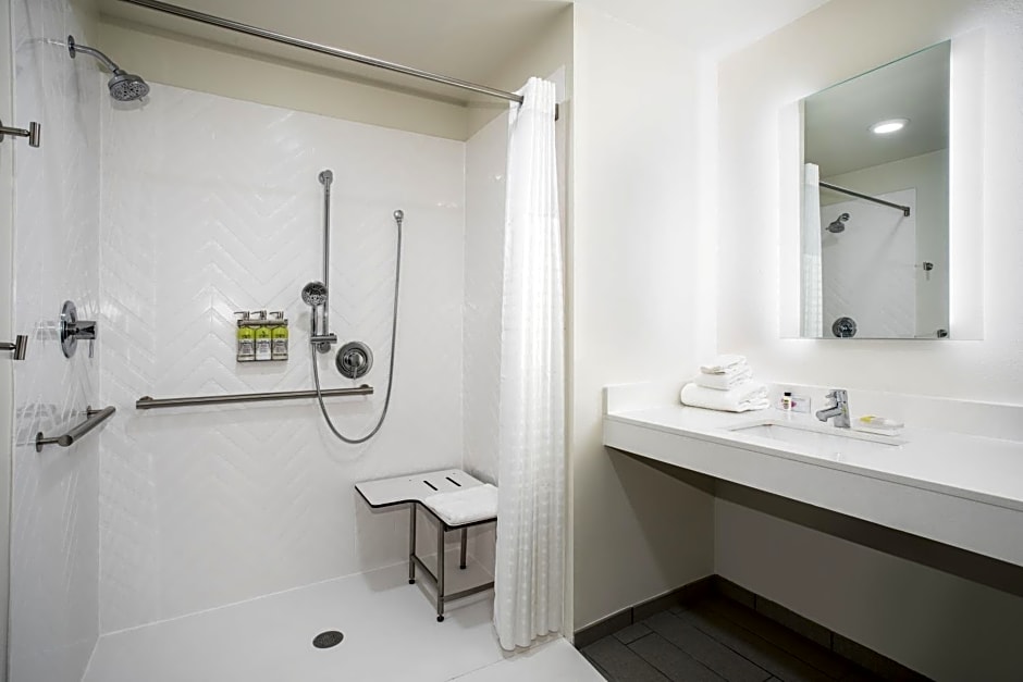 Holiday Inn Glendale By IHG