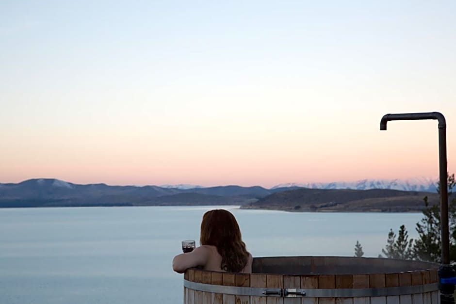 Mt Cook Lakeside Retreat