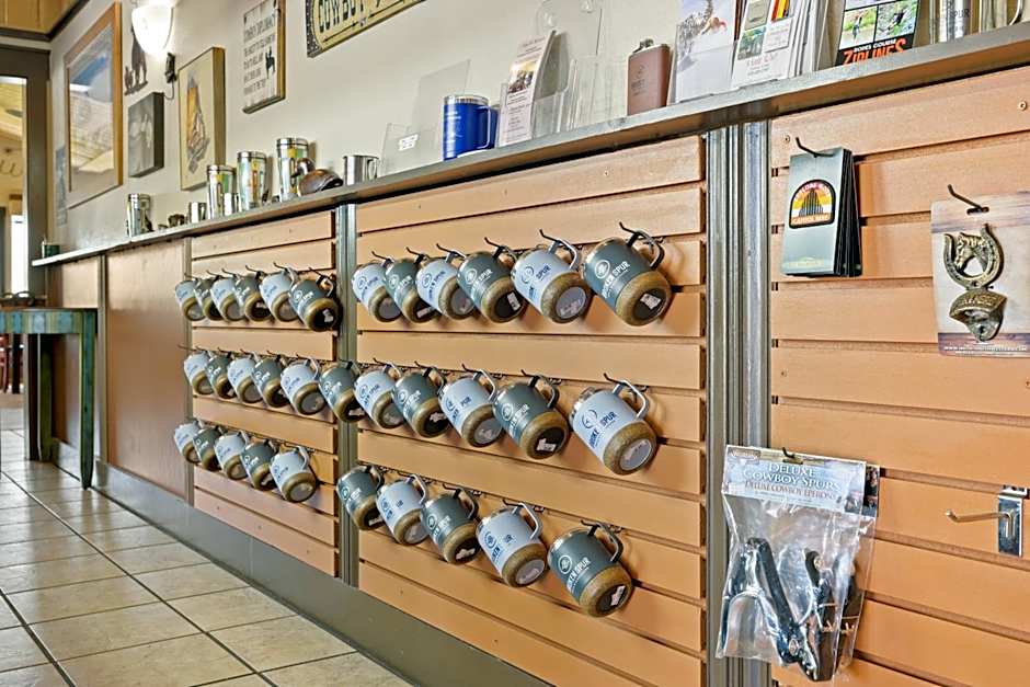 Broken Spur Inn & Steakhouse