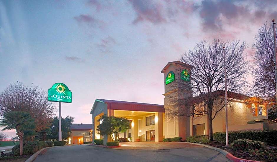 La Quinta Inn & Suites by Wyndham San Marcos