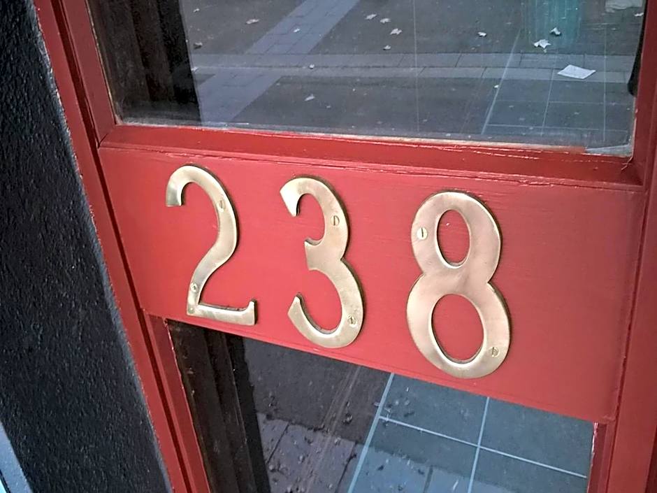 CROWN CENTRAL BUSINESS DISTRICT Motel