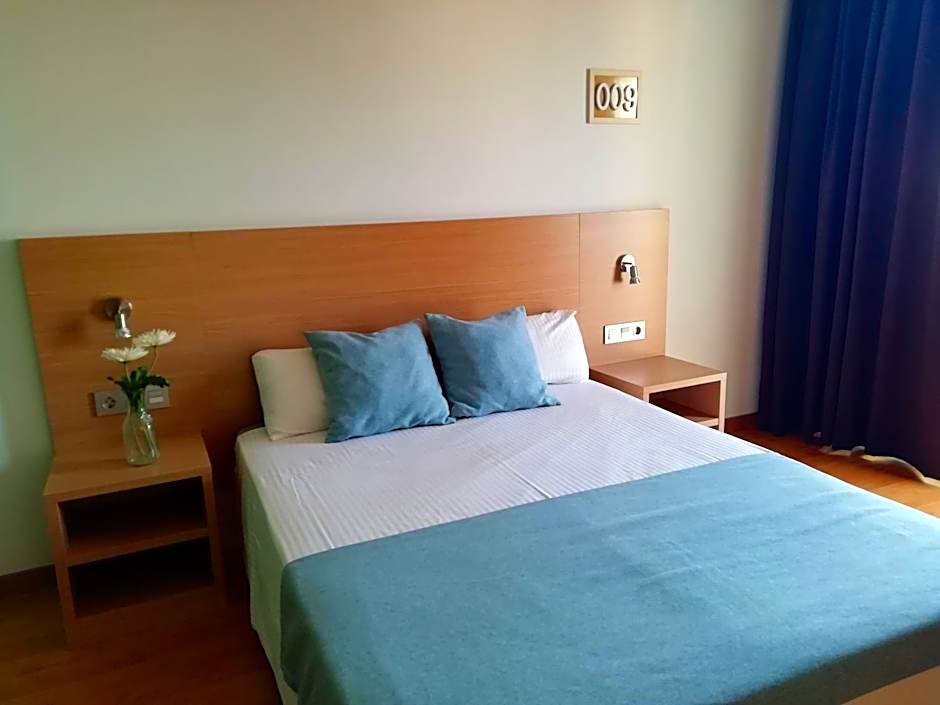 Hotel Mediterrani Express