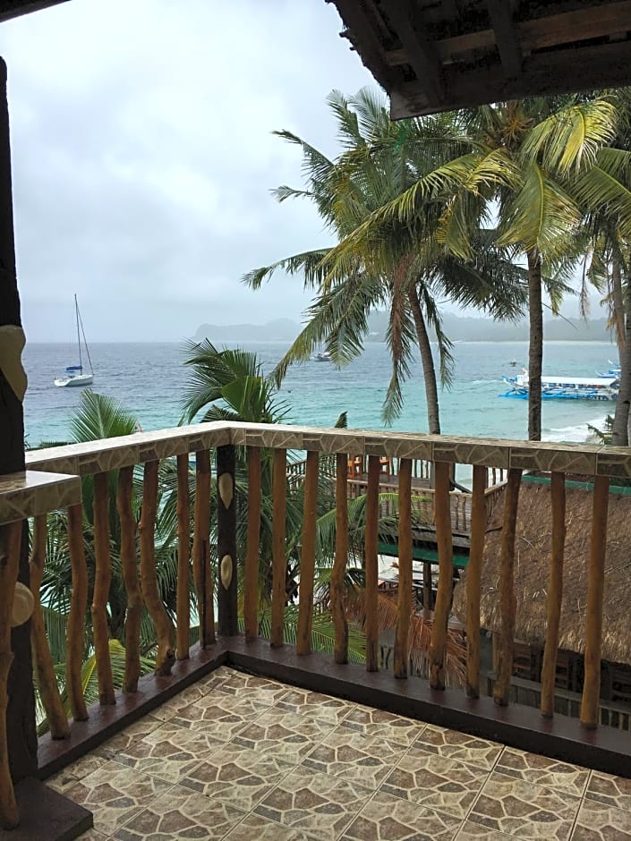 Bamboo House Beach Lodge & Restaurant