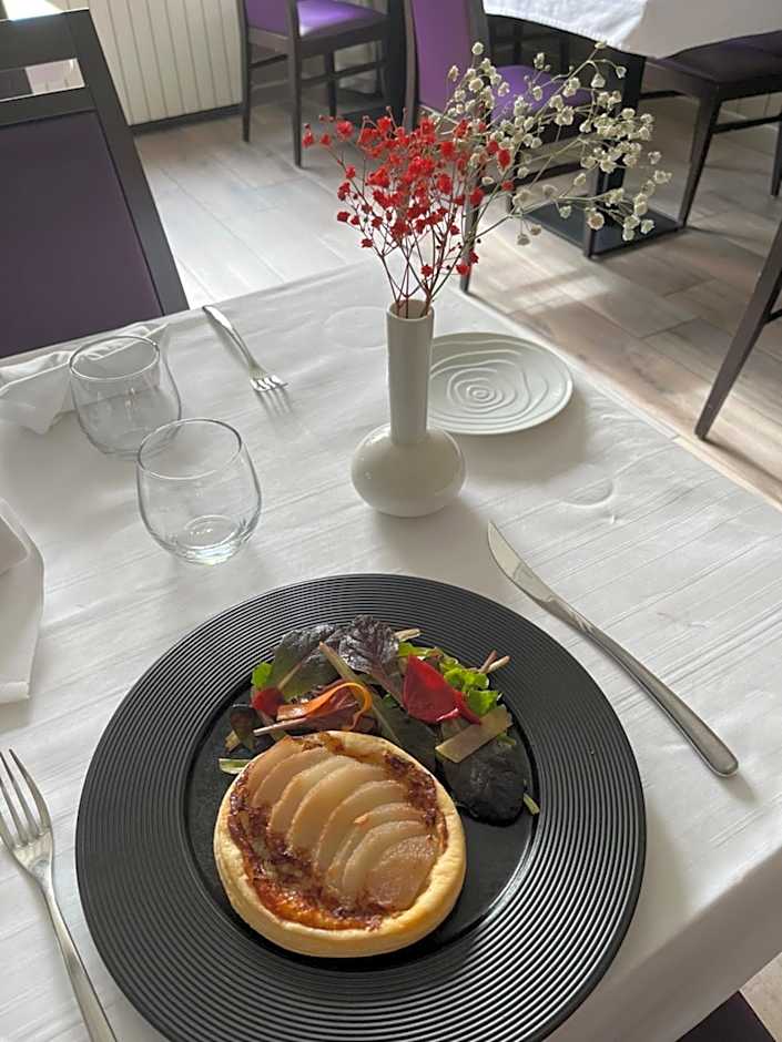 Logis Hôtel Restaurant La Vieille Auberge, Art and Gallery