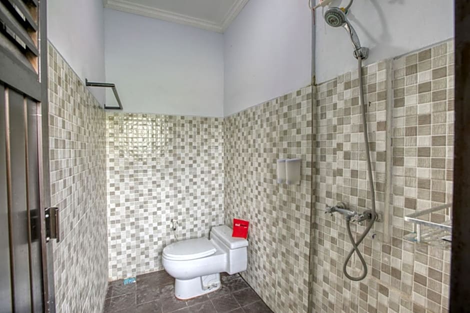 RedDoorz near Exit Toll Nusa Dua