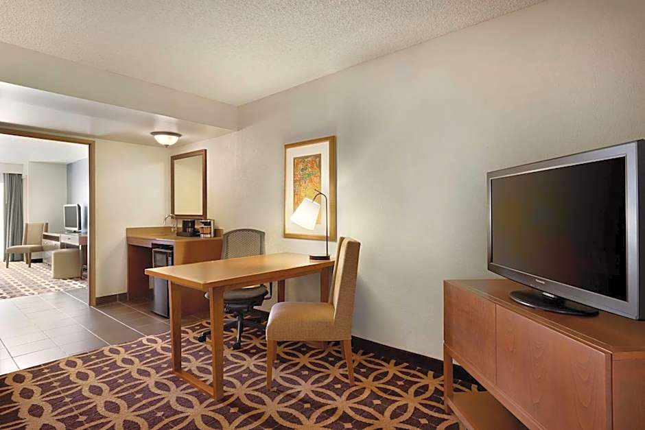 Embassy Suites By Hilton Hotel Dallas - Dfw Intl Airport South