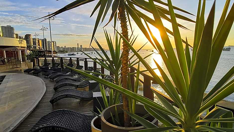 Seaflats Iate Plaza Hotel