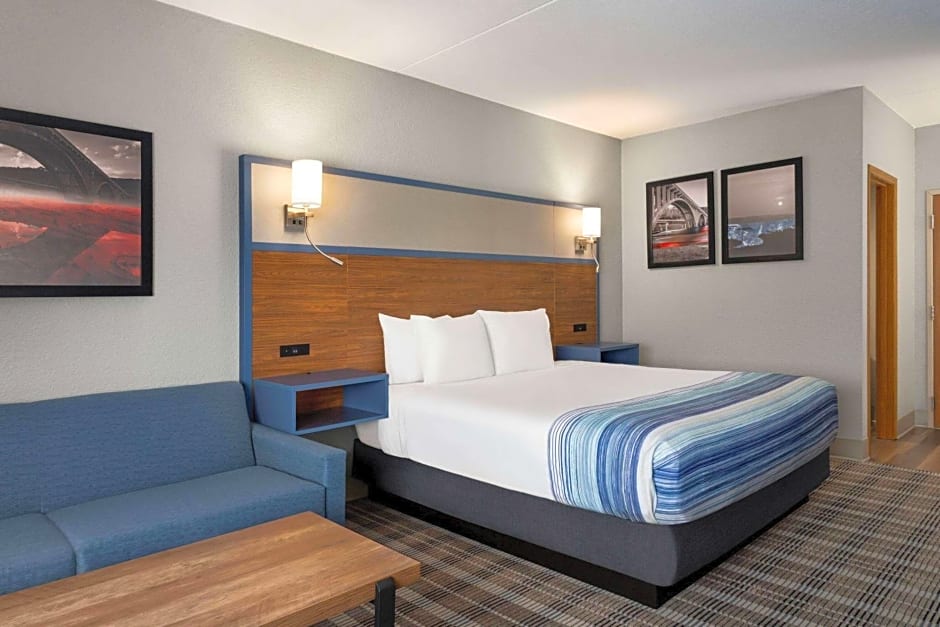AmericInn by Wyndham Branson & Conference Center