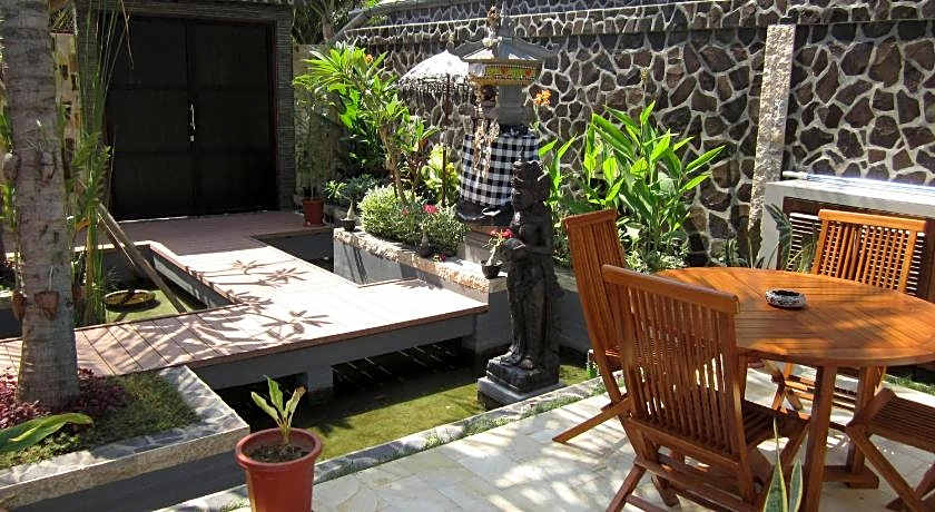 Lovina Oasis Hotel