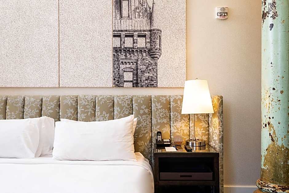 The Richardson Hotel