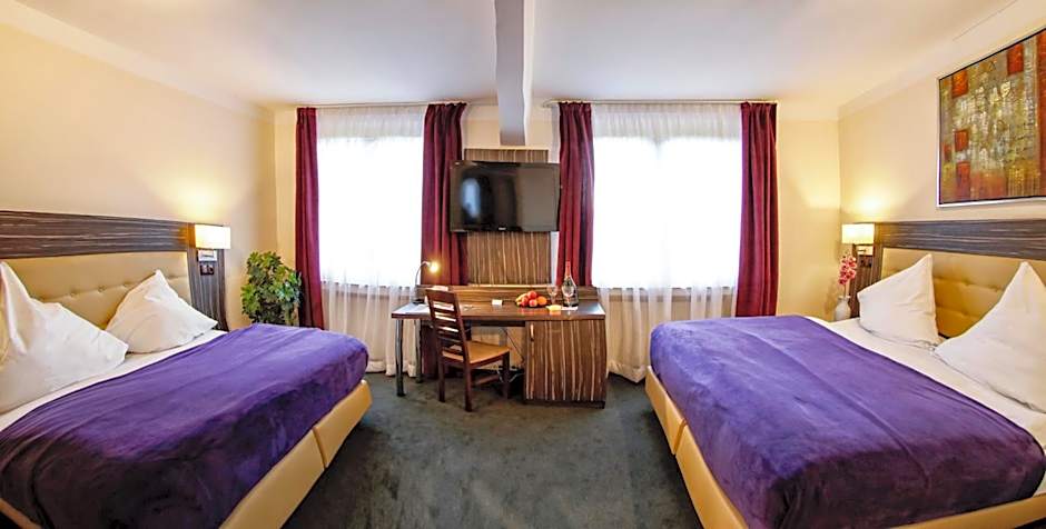 Hotel Famosa