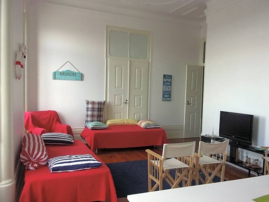 Hostel 402