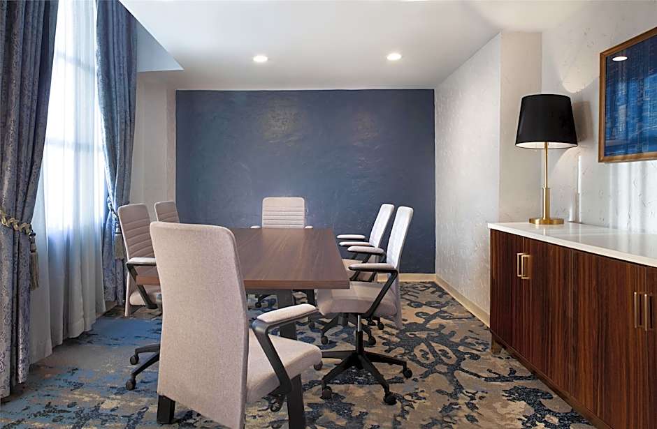 Hotel Royer Urbana, Tapestry Collection By Hilton