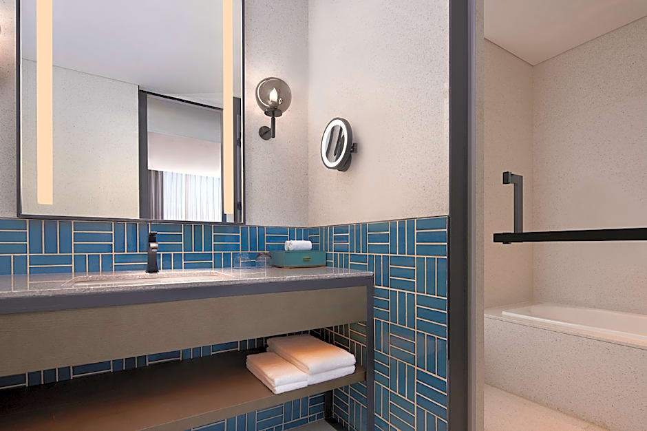 Four Points by Sheraton Tianjin National Convention and Exhibition Center 