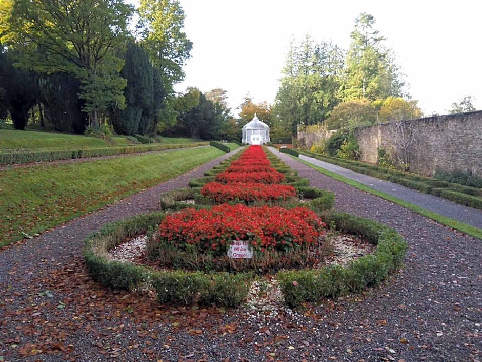 Twin Oaks Bed & Breakfast