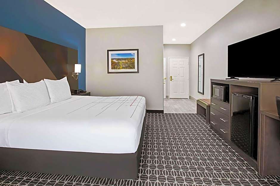 La Quinta Inn & Suites by Wyndham Sulphur Springs
