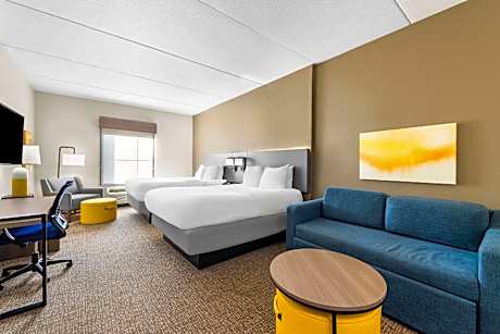 Queen Suite with Two Queen Beds - Non-Smoking